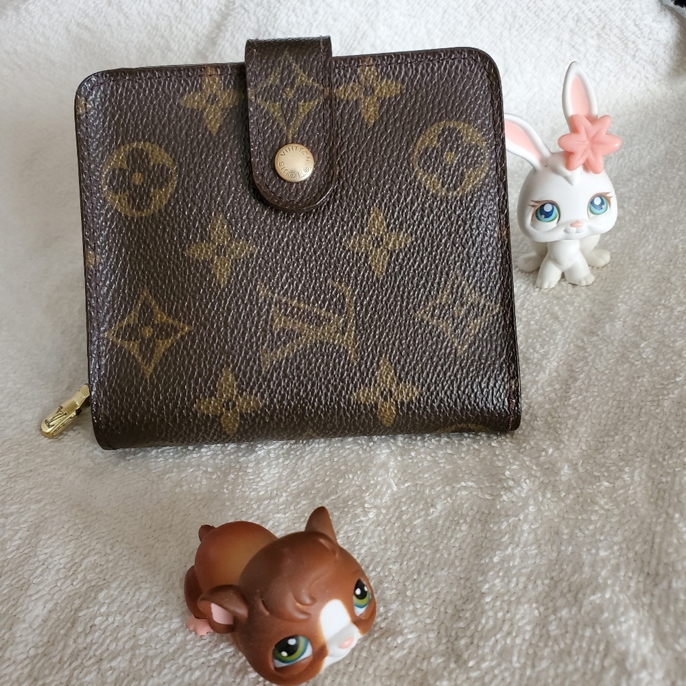 Authentic Louis Vuitton vintage wallet.